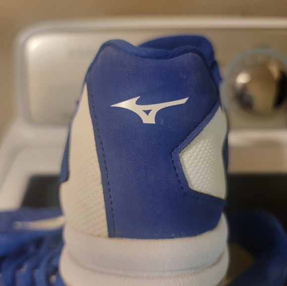 Mizuno Women's Training Shoe Size 8.5 - Picture 3 of 7